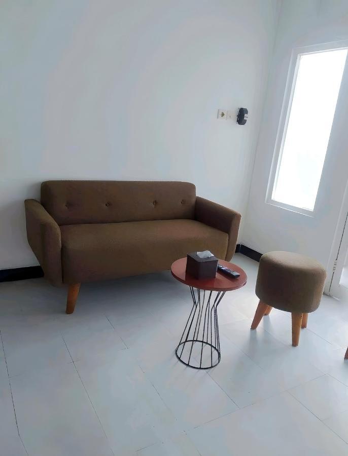 Homestay Omah Putih 班图尔 外观 照片